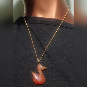 Vtg Carnelian Carved Duck Pendant Necklace